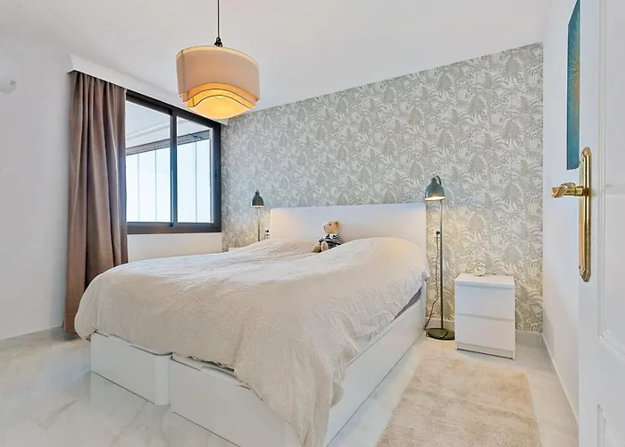 Beautiful With Sea View Paseo Maritimo Apartment