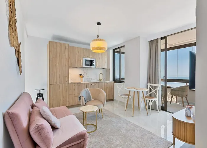 アパート Beautiful With Sea View Paseo Maritimo フエンヒロラ