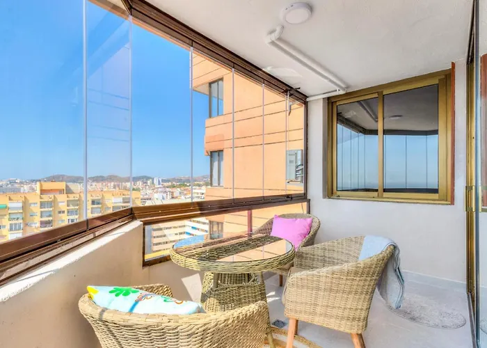 Beautiful With Sea View Paseo Maritimo フエンヒロラ