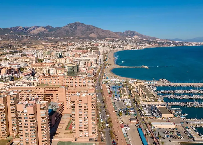 Beautiful With Sea View Paseo Maritimo フエンヒロラ